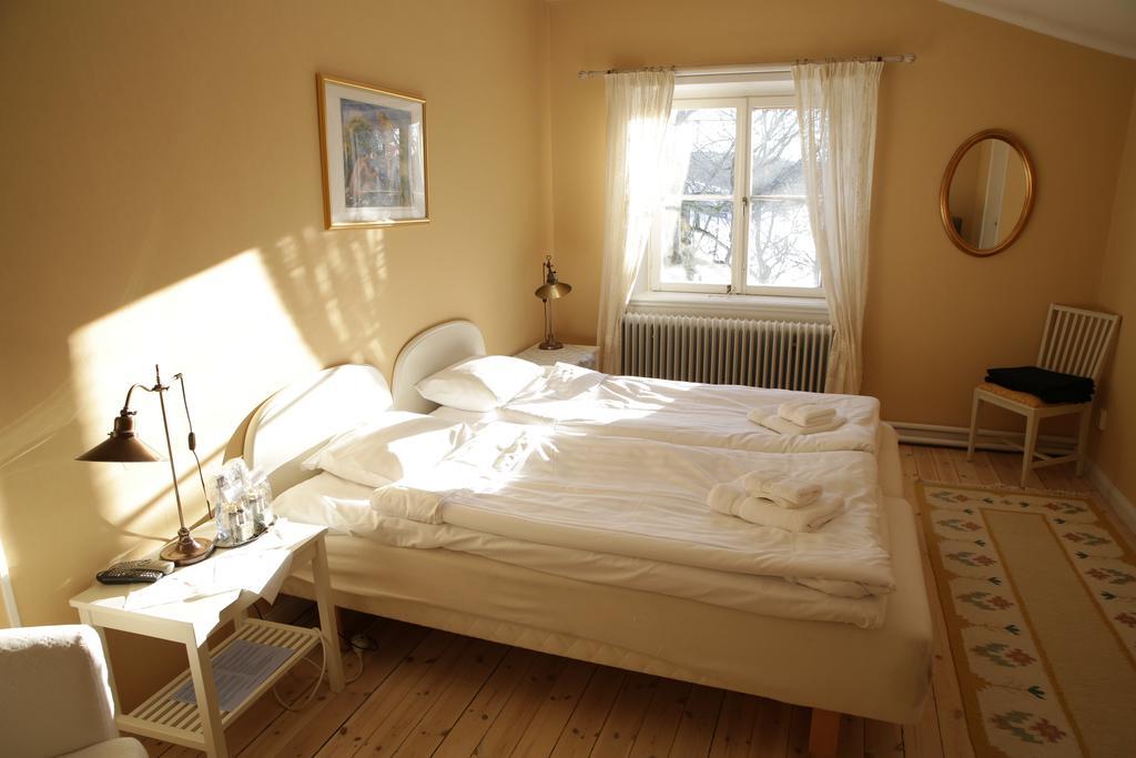 Bed and Breakfast Kaggeholms Slott Ekerö Exterior foto